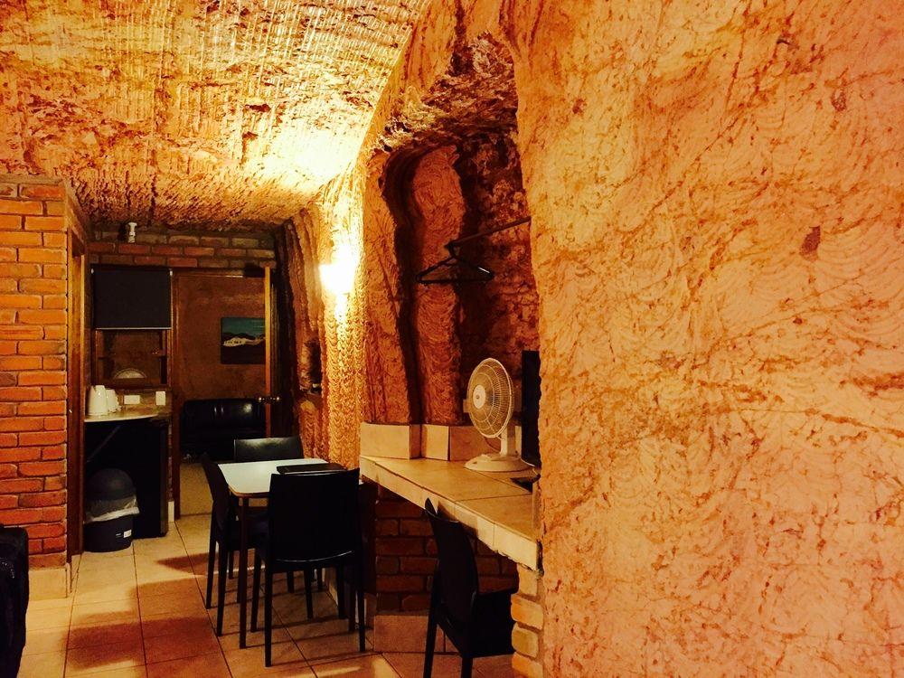 The Lookout Cave Underground Motel Кубер-Педи Экстерьер фото