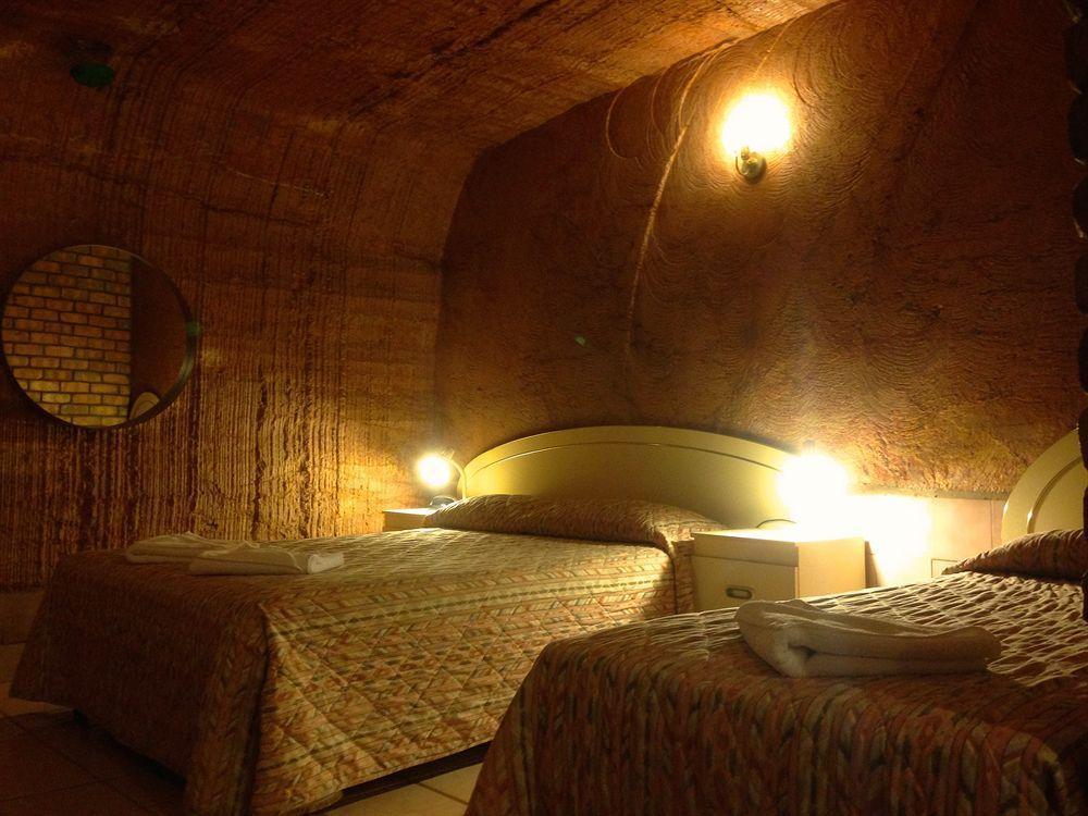 The Lookout Cave Underground Motel Кубер-Педи Экстерьер фото