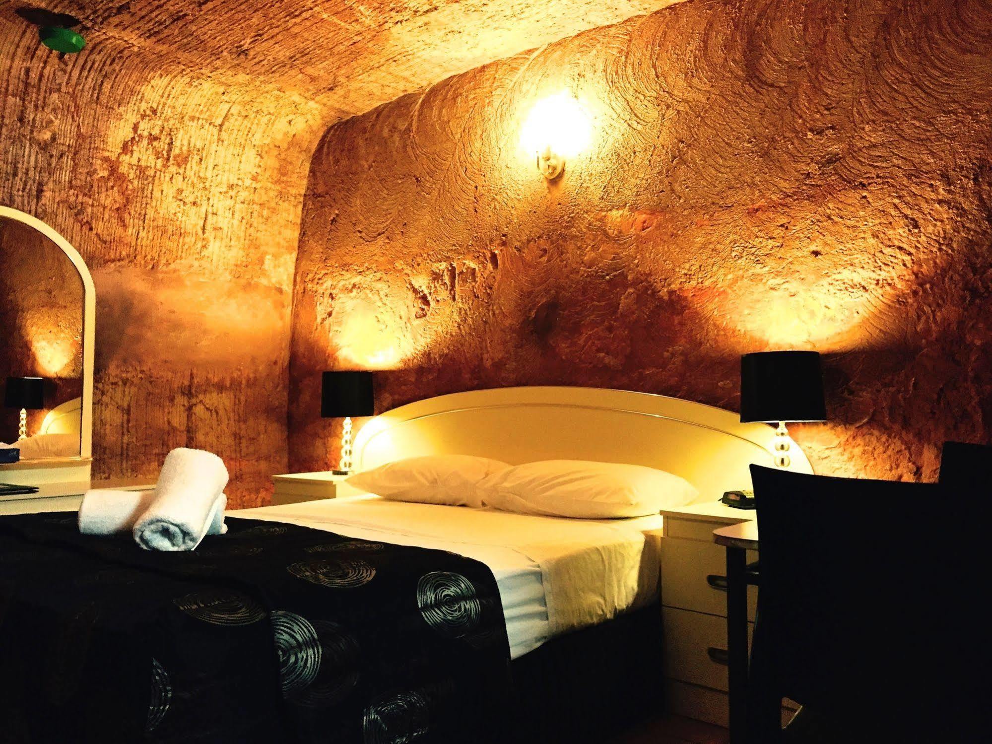 The Lookout Cave Underground Motel Кубер-Педи Экстерьер фото