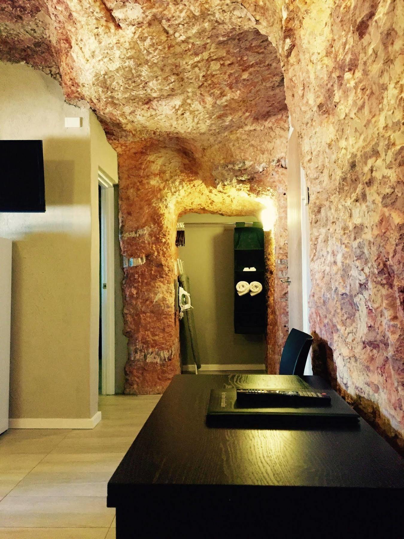 The Lookout Cave Underground Motel Кубер-Педи Экстерьер фото