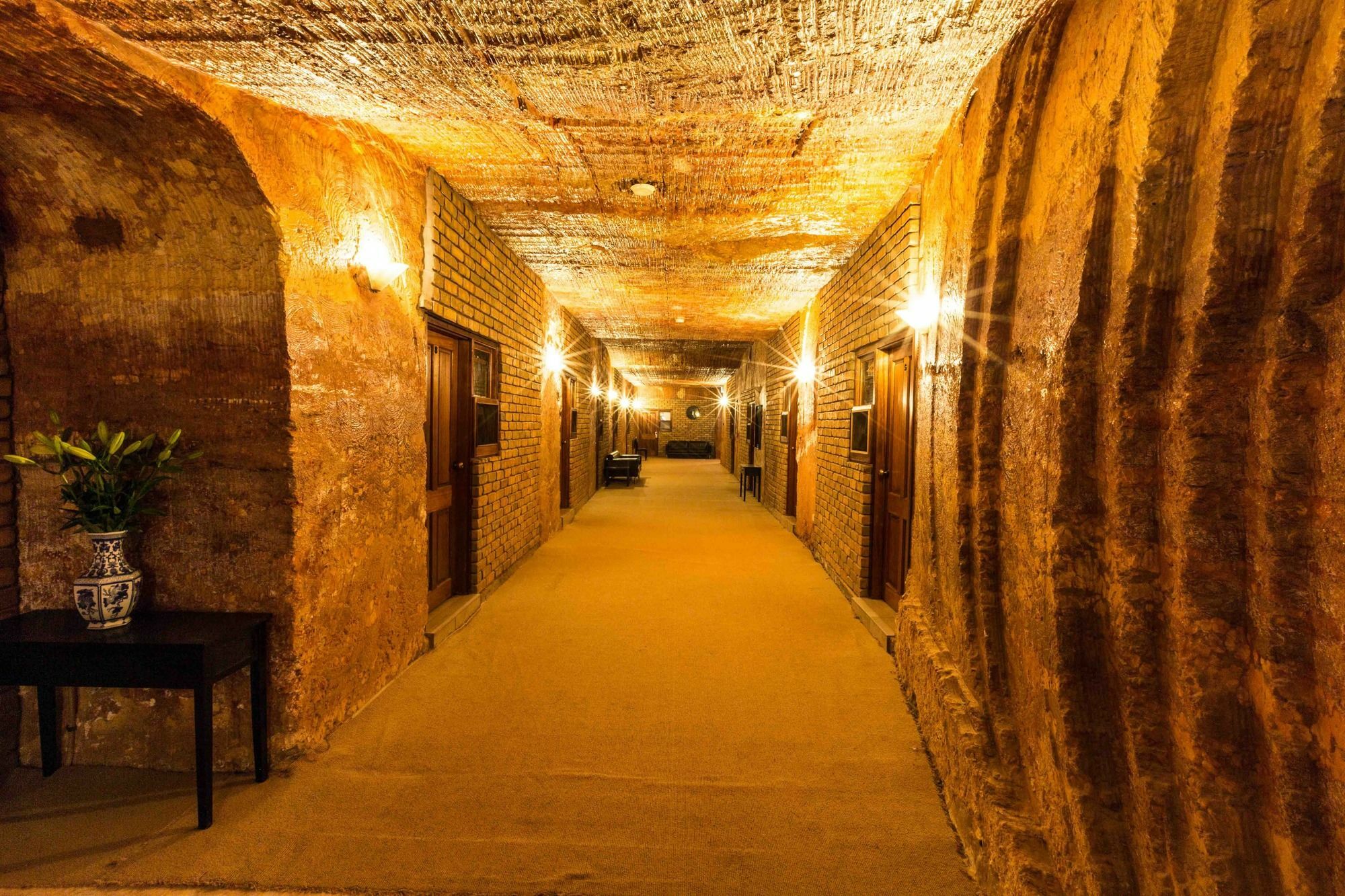 The Lookout Cave Underground Motel Кубер-Педи Экстерьер фото